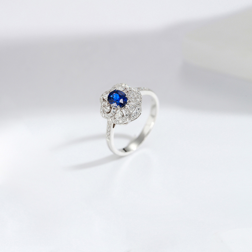 Azure Elegance Collection 18K Gold & Sapphire Women's Ring
