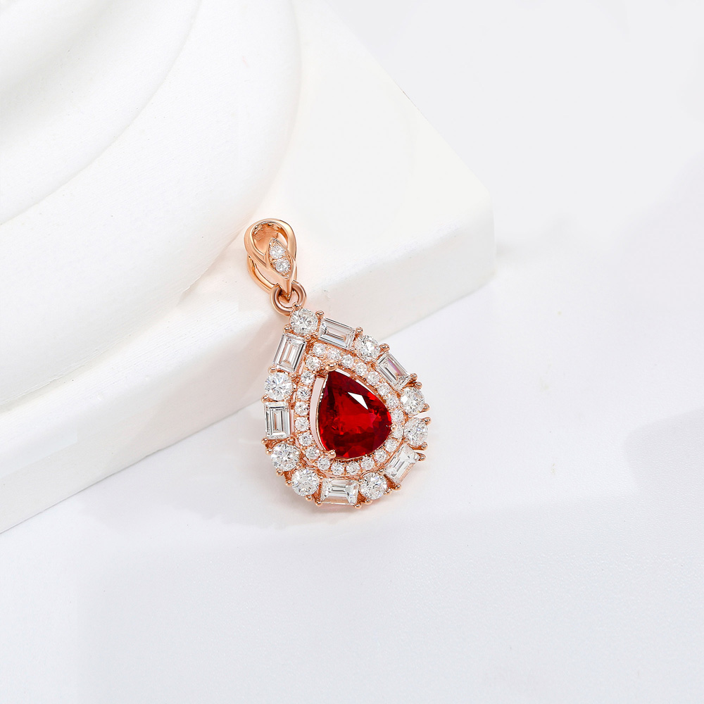 Shine of Adoration Collection 18K Gold & Ruby Pendant