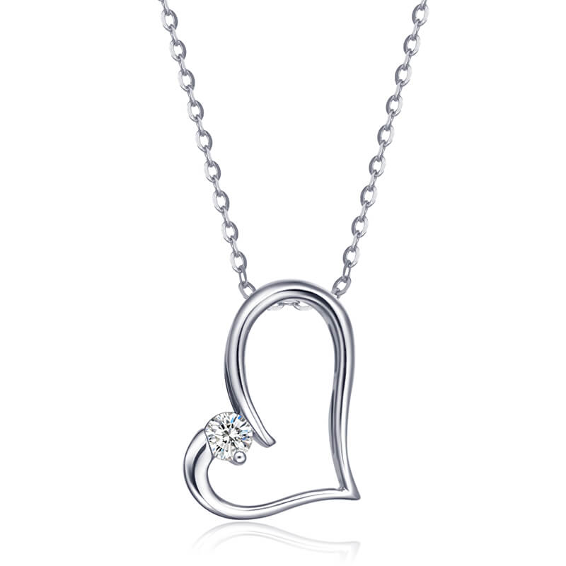 18K Gold Heart-Shaped Diamond Pendant