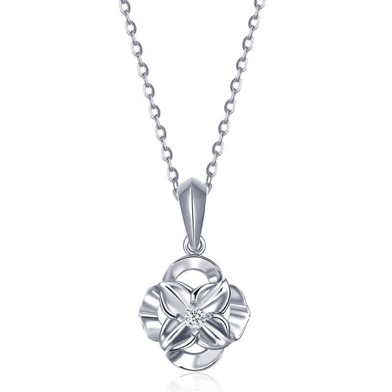Diamond-enhancing 18K Gold Diamond Pendant