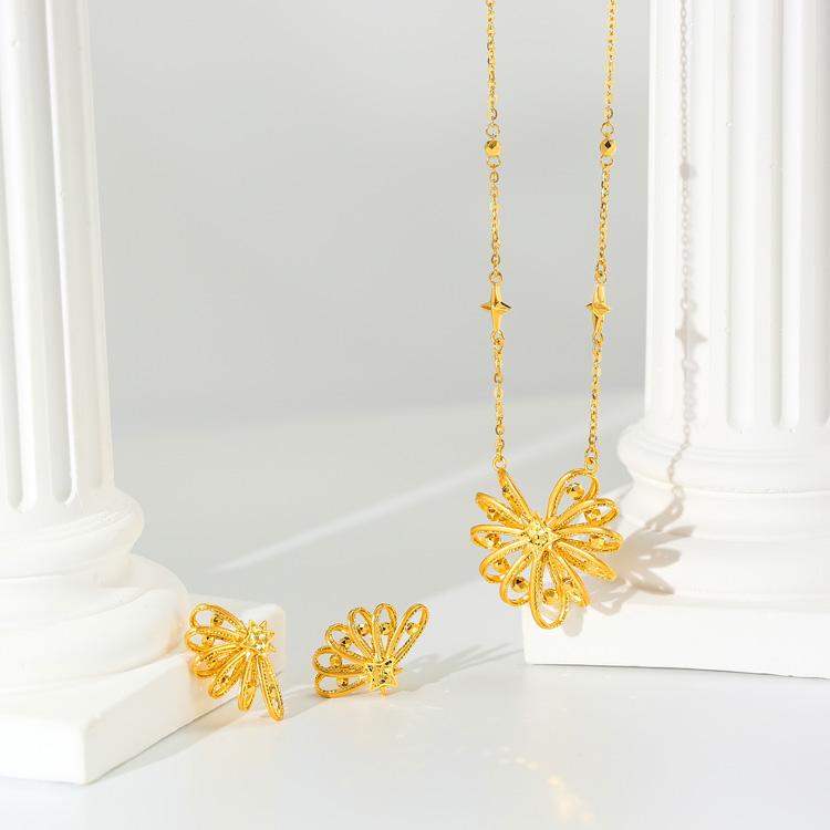 Celebration&middot;Hard Pure Gold &middot; Mirror-Finish Gold Collection