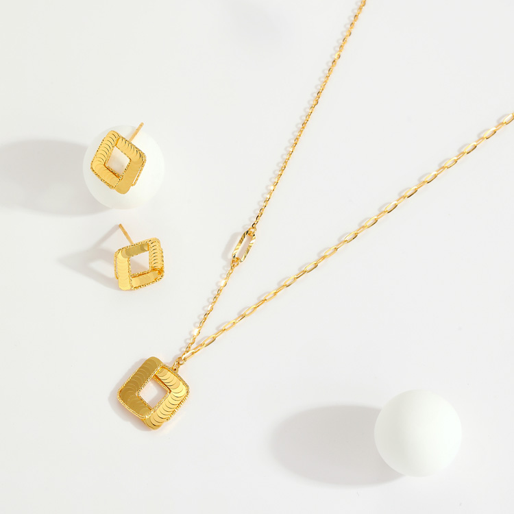 Chasing the Light - Parallel Realm&middot; Hard Pure Gold CNC Collection